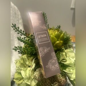 Girlactik 2-in-1 Luminous Tint Foundation Brand New in Box
